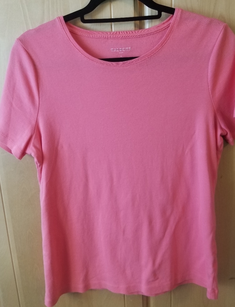 Talbots Coral Colored T Shirt. Size Large